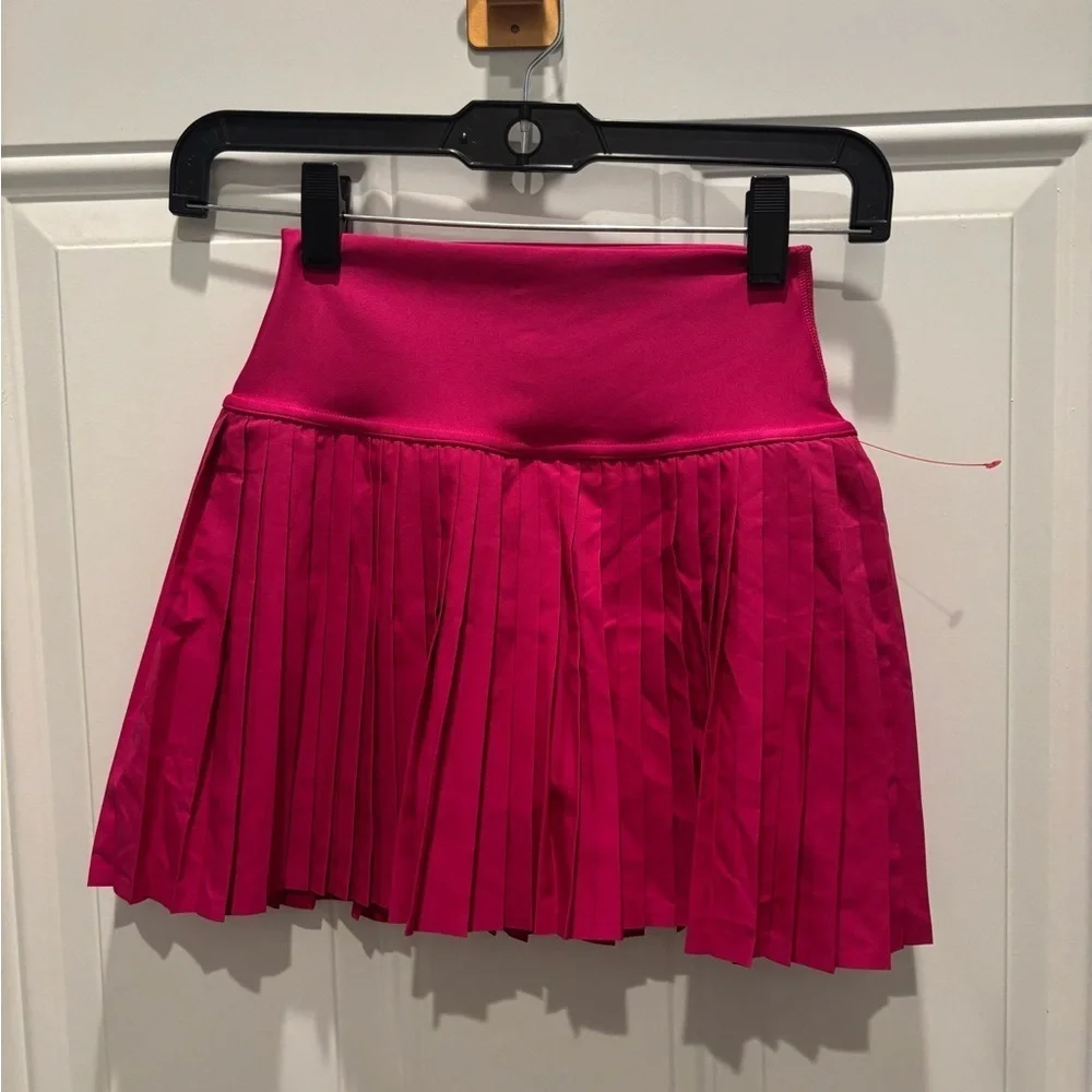 ALO YOGA - Grand Slam Tennis pickleball Skirt - Magenta Crush